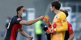 La Bundesliga riparte fra silenzi e mascherine, show Borussia Dortmund