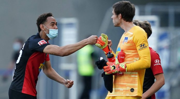 La Bundesliga riparte fra silenzi e mascherine, show Borussia Dortmund