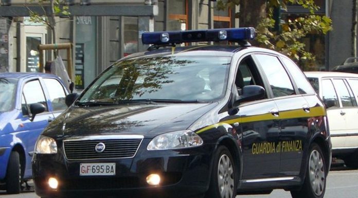Finanza di Parma scopre frode fiscale, 7 arresti e sequestri per 12 mln