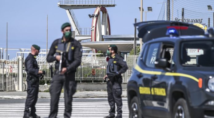 Sequestrato nel brindisino scafo con mezza tonnellata di droga