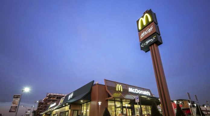 McDonald’s, per 2 settimane colazione gratis per medici e infermieri