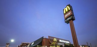 McDonald’s, per 2 settimane colazione gratis per medici e infermieri