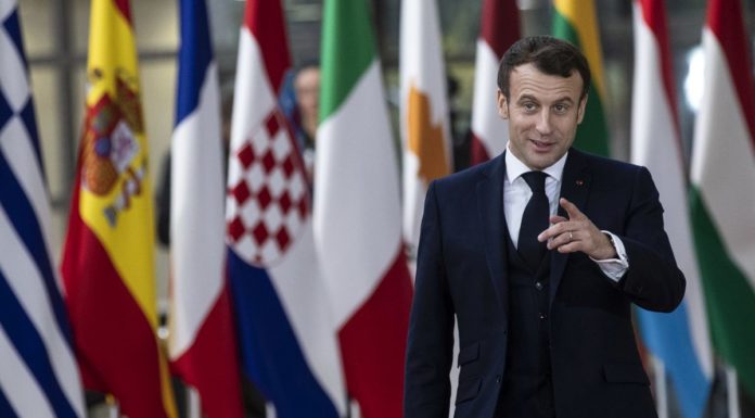 Il piano Macron piace al mondo dell’auto “Sia uno stimolo per l’Italia”