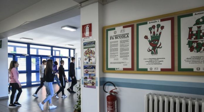 Scuola, definite le misure per il rientro a settembre