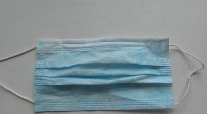 Zaia “In Veneto tolto l’obbligo delle mascherine all’aperto”