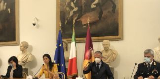 #Scaricalincivile, Raggi dichiara guerra a chi sporca Roma
