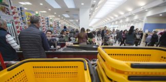 Deflazione a maggio, prezzi in calo dello 0,1%