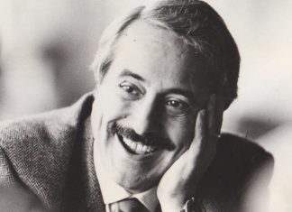 Giovanni Falcone, 34 anni fa la strage di Capaci. La sorella Maria: “L’amore diffuso di questi anni mi ha aiutato” / Video