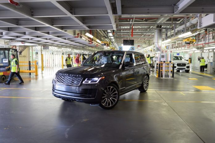 JLR_first_Range_Rover_social_distance