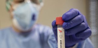 Coronavirus, 220 mila contagi in un giorno nel mondo