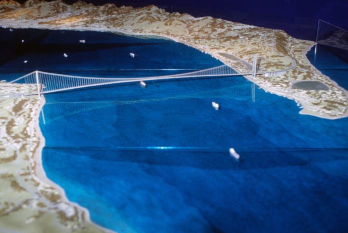 PROGETTO PONTE SULLO STRETTO DI MESSINA PLASTICO