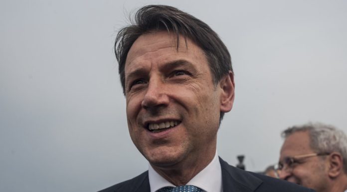 Conte “Transizione gentile verso il cashless”