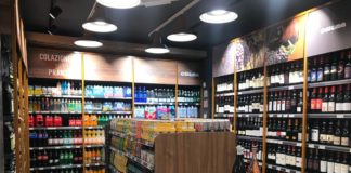 A Milano l’aperitivo adesso si fa anche al supermercato