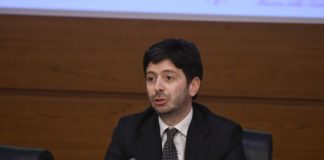 Coronavirus, Speranza “Non siamo a rischio zero, virus circola”