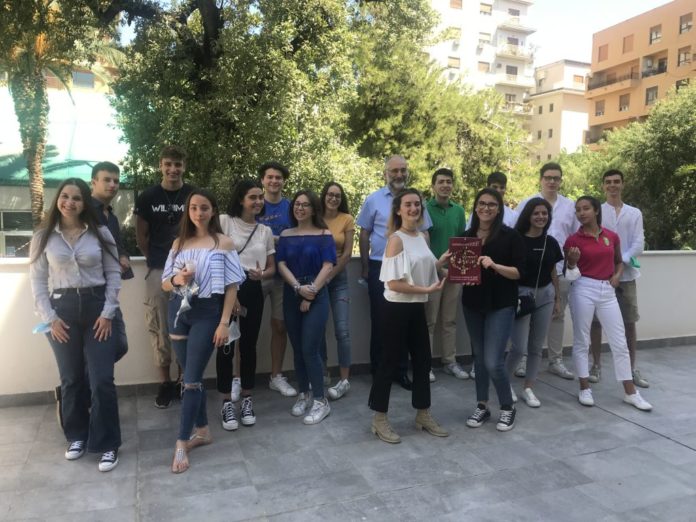 Gonzaga-primo giorno di esami con consegna della pubblicazione padre Denora