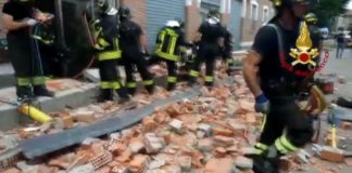 Crolla solaio ad Albizzate, muoiono una donna e i suoi due bimbi