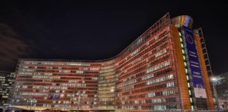 Eurozona, migliora ancora il clima di fiducia dei consumatori