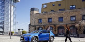 Lexus, Ux 300e elettrico nuova pietra miliare