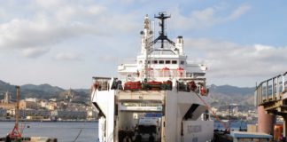 La Sicilia riapre, code agli imbarcaderi di Messina