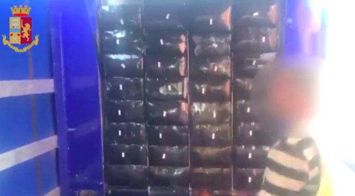 Autotrasportatore arrestato a Milano con 350 kg di Hashish