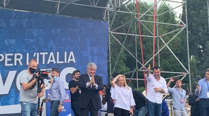 Centrodestra in piazza contro Conte, Salvini “Mi fido di Berlusconi”