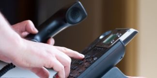 Iliad sbarca sulla rete fissa, accordo con Open Fiber