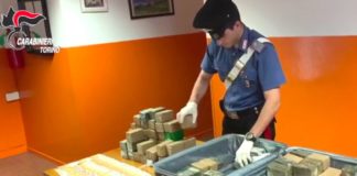 In Taxi con 50 kg di hashish, tre arresti a Torino