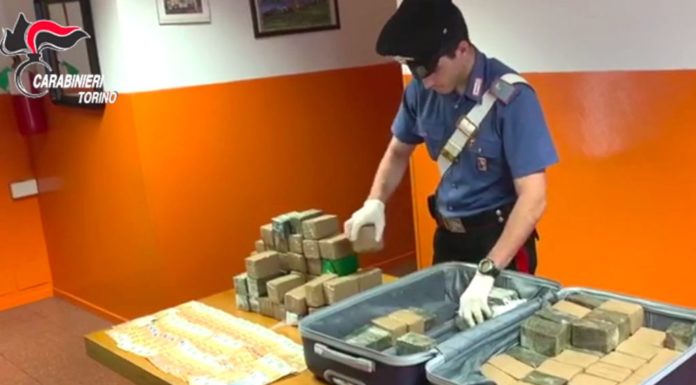 In Taxi con 50 kg di hashish, tre arresti a Torino