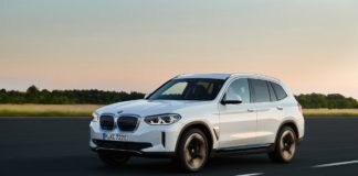 La prima BMW iX3 è pronta per conquistare le strade