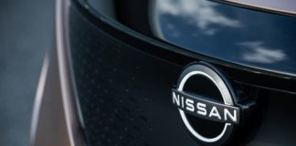 Nissan presenta il suo nuovo logo