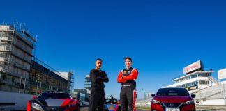 Eden Hazard prova la potenza dei veicoli elettrici Nissan