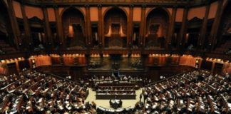 CAMERA APPROVA SCOSTAMENTO BILANCIO