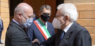 Stragi Bologna e Ustica, Mattarella: “Non si smarrisca mai la memoria”