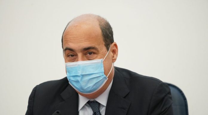 Zingaretti “Scellerati per farsi pubblicità si tolgono la mascherina”