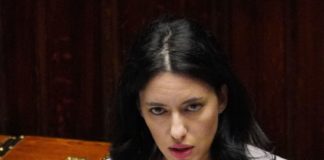 Scuola, via libera all’aumento degli organici