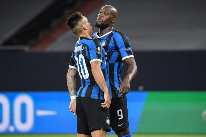 EL INTER MAILAND - FC GETAFE Jubel Romelu Lukaku (Inter Mailand), re., und Lautaro Martinez (Inter Mailand) nach dem 1:0