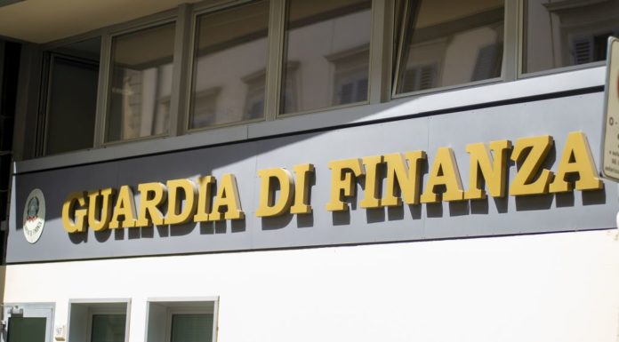 Professionista del comasco sottrae al fisco un milione di euro