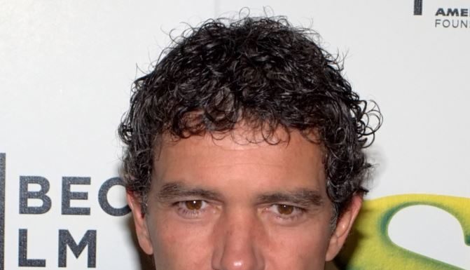 Antonio Banderas positivo al Covid, 60esimo compleanno in quarantena