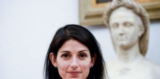 Roma, Raggi “Mi ricandido”