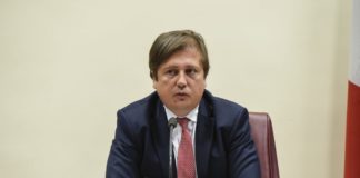 Coronavirus, Sileri “Quarantena dai Paesi a rischio unica difesa”