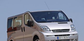 Opel Vivaro compie 20 anni, ora anche elettrico