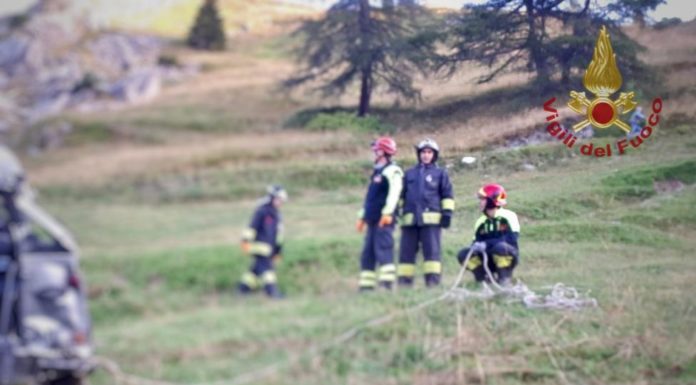 Auto precipita in un dirupo nel Cuneese, morti 5 giovani