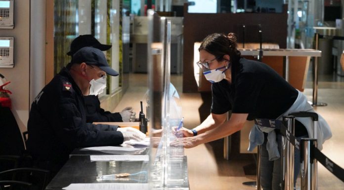 Coronavirus, Solinas “Sui test agli arrivi i fatti ci danno ragione”