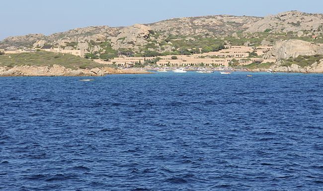 26 positivi alla Maddalena, turisti bloccati lasciano resort