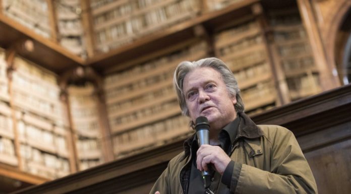 Arrestato per frode Steve Bannon, l’ex stratega di Trump