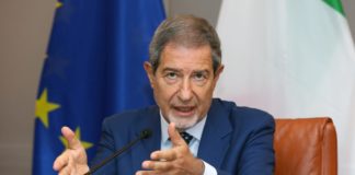 Musumeci “Sicilia non può essere campo profughi, io chiuderei i porti”