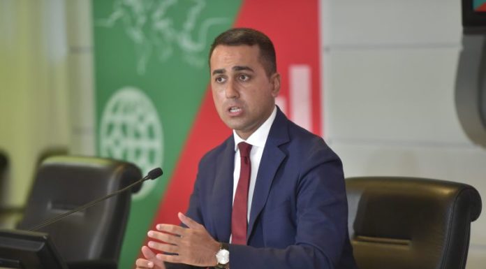 Di Maio “Dopo il referendum normalizzare gli stipendi dei politici”
