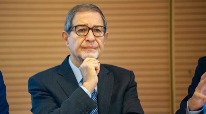 Musumeci chiude tutti gli spazi destinati ai migranti in Sicilia