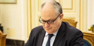 Gualtieri “Firmato il decreto per l’assunzione di 80 mila docenti”