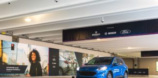 Ford sviluppa guida autonoma per semplificare il parcheggio